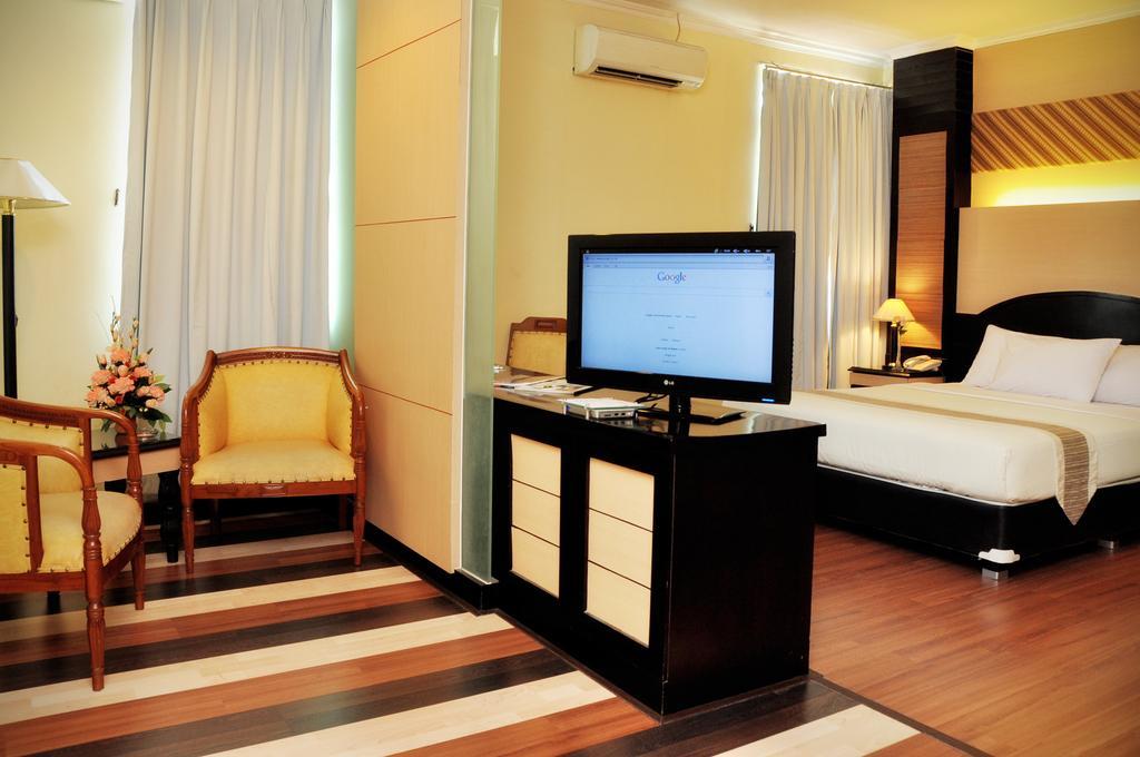 Pandanaran Hotel Semarang Ngoại thất bức ảnh